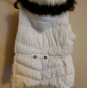 White Puffy Vest Size L